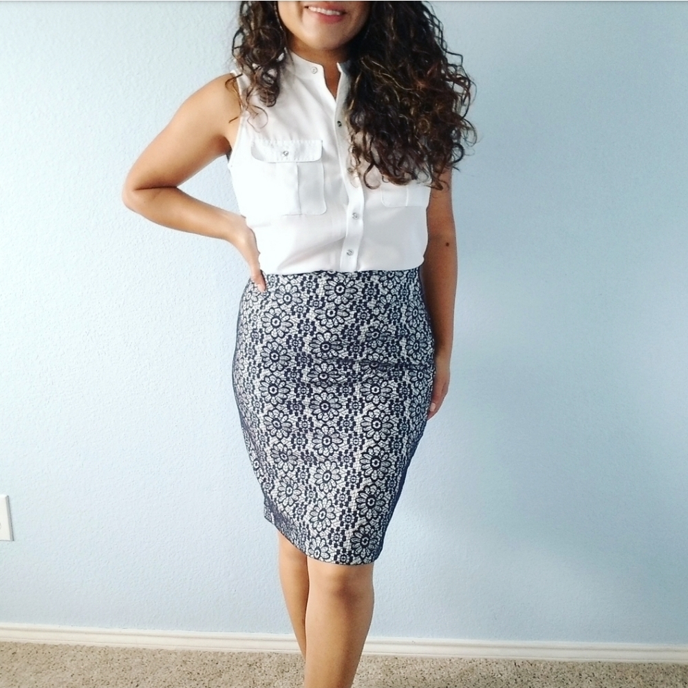 Banana Republic Lace Overlay Pencil Skirt